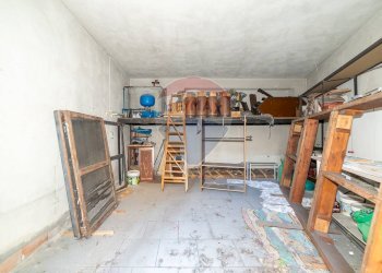 Dispensa di stoccaggio - Trilocale Via Giovanni Verga
 
9, Aci Catena - foto 13