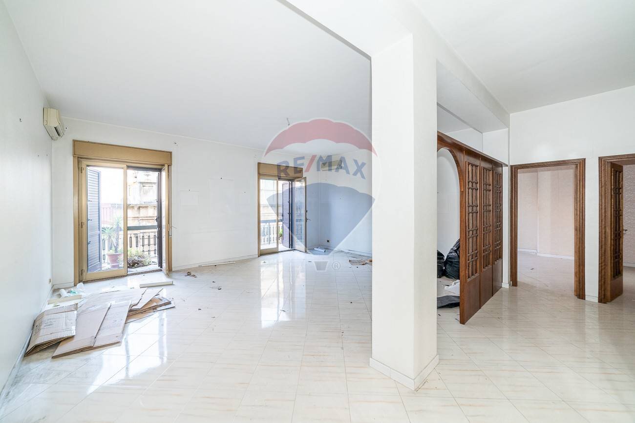 Stanza vuota - Appartamento Via Guglielmo Marconi
 
4, Aci Catena - foto 1