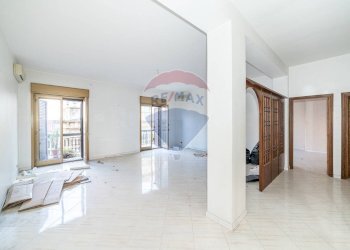 Stanza vuota - Appartamento Via Guglielmo Marconi
 
4, Aci Catena - foto 1