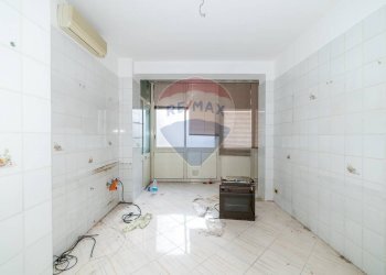 Stanza vuota - Appartamento Via Guglielmo Marconi
 
4, Aci Catena - foto 4