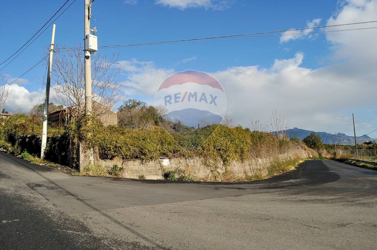 Vista delle montagne - Agricultural land Contrada Cavì
 
SNC, Fiumefreddo di Sicilia - photo 1