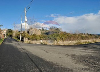 Edificio all\'aperto - Terreno agricolo Contrada Cavì
 
SNC, Fiumefreddo di Sicilia - foto 2
