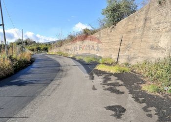 Vista delle montagne - Terreno agricolo Contrada Cavì
 
SNC, Fiumefreddo di Sicilia - foto 5