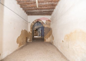 Hall / corridoio - Laboratorio via stella
 
51, Caltagirone - foto 9