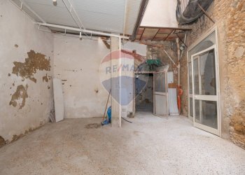 Parcheggio - Laboratorio via stella
 
51, Caltagirone - foto 17