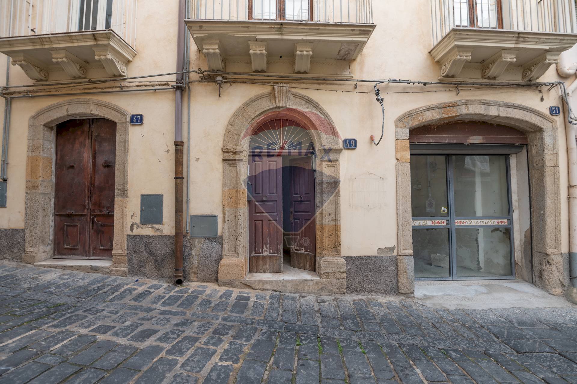 Edificio all\'aperto - Laboratorio via stella
 
51, Caltagirone - foto 2