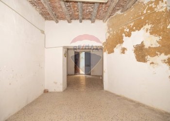 Hall / corridoio - Laboratorio via stella
 
51, Caltagirone - foto 17