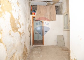 Hall / corridoio - Laboratorio via stella
 
51, Caltagirone - foto 18