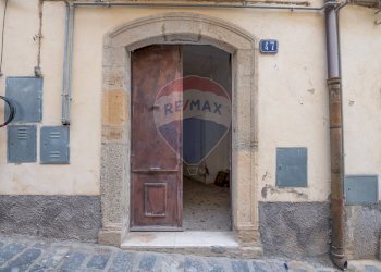 Edificio all\'aperto - Laboratorio via stella
 
51, Caltagirone - foto 26