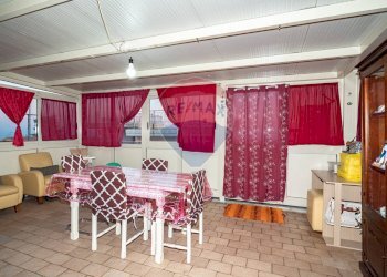 Sala da pranzo - Bilocale Via Carico
 
117, Acireale - foto 8