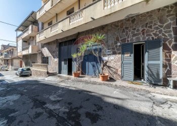 Edificio all\'aperto - Appartamento Via Tucidite
 
109, Adrano - foto 1