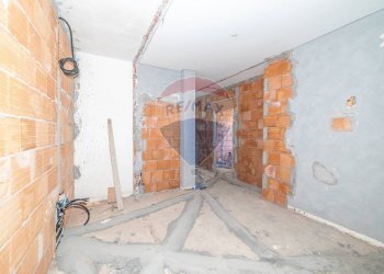 Stanza vuota - Appartamento Via Tucidite
 
109, Adrano - foto 34