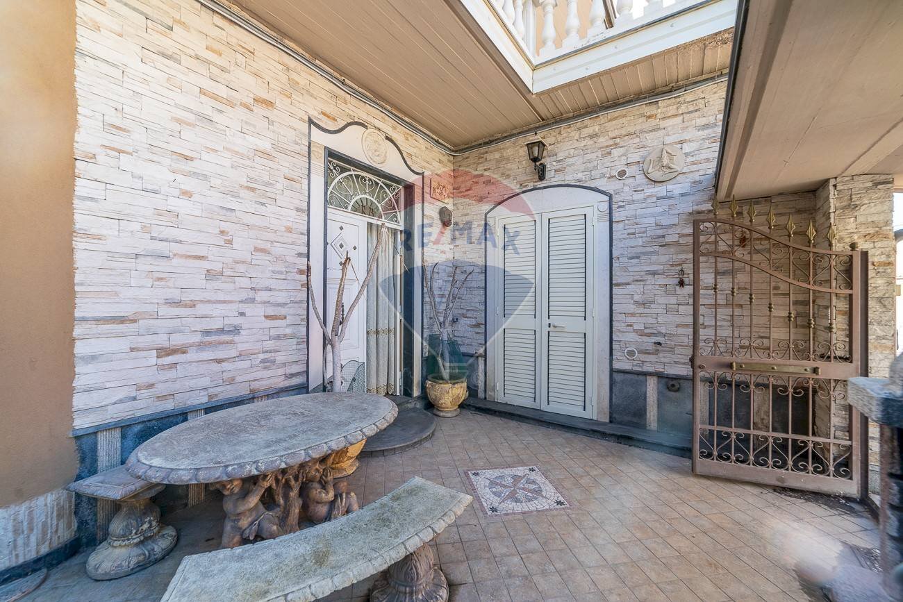 Terrazza - Villa Via Galileo Galilei
 
19, Adrano - foto 3