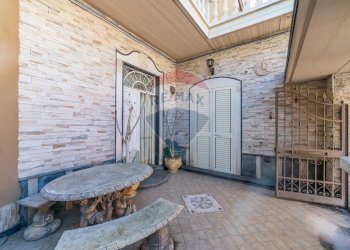 Terrazza - Villa Via Galileo Galilei
 
19, Adrano - foto 3