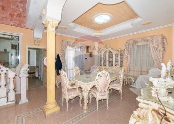 Sala da pranzo - Villa Via Galileo Galilei
 
19, Adrano - foto 5