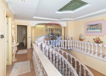 Hall / corridoio - Villa Via Galileo Galilei
 
19, Adrano - foto 13