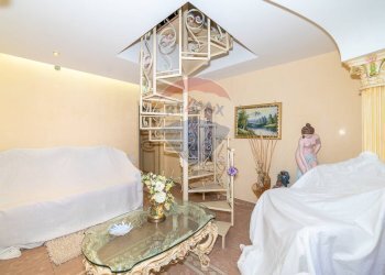 Soggiorno - Villa Via Galileo Galilei
 
19, Adrano - foto 14