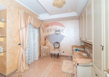 Camera / camera da letto - Villa Via Galileo Galilei
 
19, Adrano - foto 16