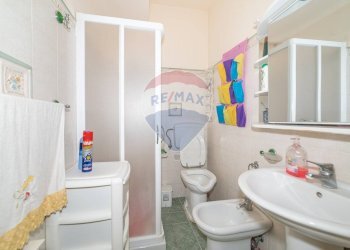 Bagno - Villa Via Galileo Galilei
 
19, Adrano - foto 18