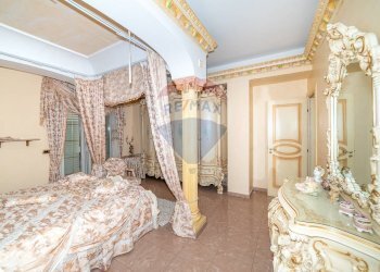 Camera / camera da letto - Villa Via Galileo Galilei
 
19, Adrano - foto 19