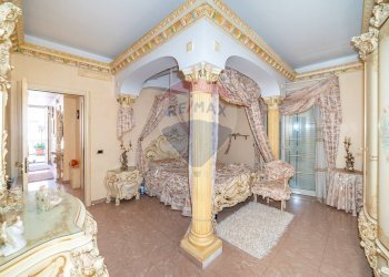 Camera / camera da letto - Villa Via Galileo Galilei
 
19, Adrano - foto 20