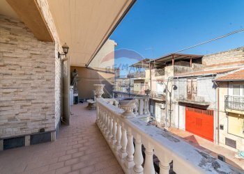 Balcone - Villa Via Galileo Galilei
 
19, Adrano - foto 24