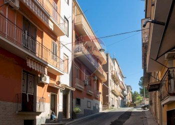 Edificio all\'aperto - Quadrilocale Via Cirene
 
17, Lentini - foto 14