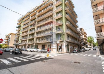 Edificio all\'aperto - Appartamento Corso Italia
 
118, Acireale - foto 1