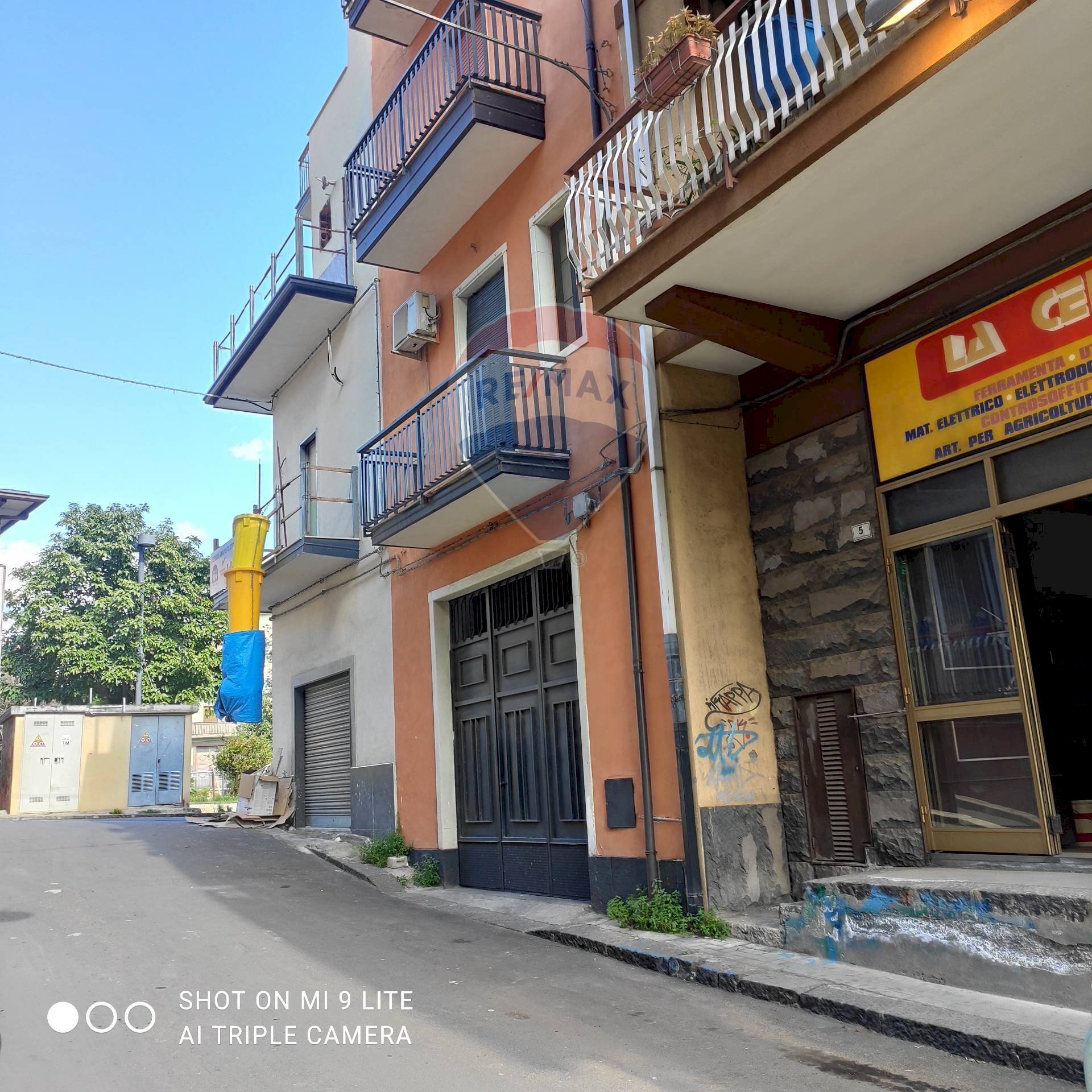 Edificio all\'aperto - Commercial Premises Via francesco Baracca
 
5-7, Paterno - photo 1