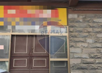 Edificio all\'aperto - Locale Commerciale Via francesco Baracca
 
5-7, Paterno - foto 7