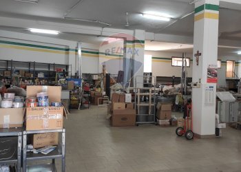 Dispensa di stoccaggio - Locale Commerciale Via francesco Baracca
 
5-7, Paterno - foto 11