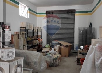 Dispensa di stoccaggio - Locale Commerciale Via francesco Baracca
 
5-7, Paterno - foto 13