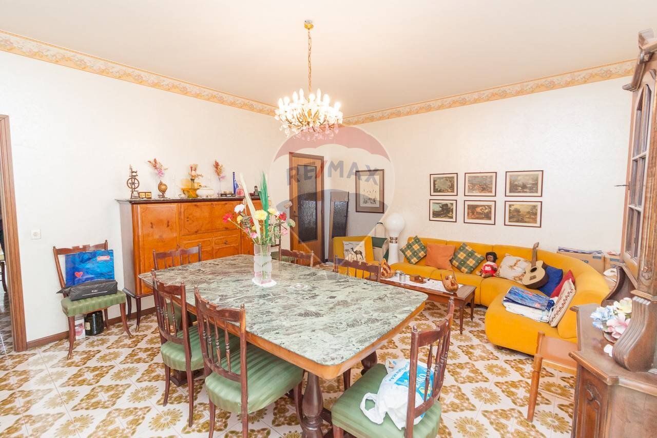 Sala da pranzo - Quadrilocale Via Sebastiano Catania
 
316, Catania - foto 2
