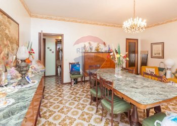 Sala da pranzo - Quadrilocale Via Sebastiano Catania
 
316, Catania - foto 3