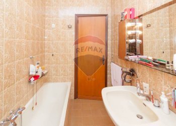 Bagno - Quadrilocale Via Sebastiano Catania
 
316, Catania - foto 15