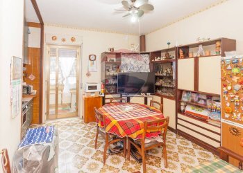 Sala da pranzo - Quadrilocale Via Sebastiano Catania
 
316, Catania - foto 18