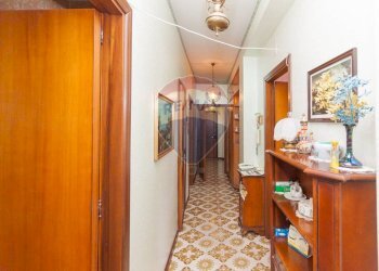 Hall / corridoio - Quadrilocale Via Sebastiano Catania
 
316, Catania - foto 23