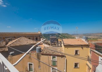 Edificio all\'aperto - Casa semi indipendente Via Pennavaia
 
29, Caltagirone - foto 1