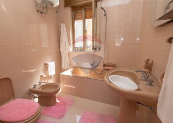 Bagno - Casa semi indipendente Via Pennavaia
 
29, Caltagirone - foto 15