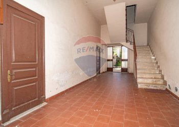 Scale - Casa semi indipendente Via Garibaldi
 
361, Zafferana Etnea - foto 5