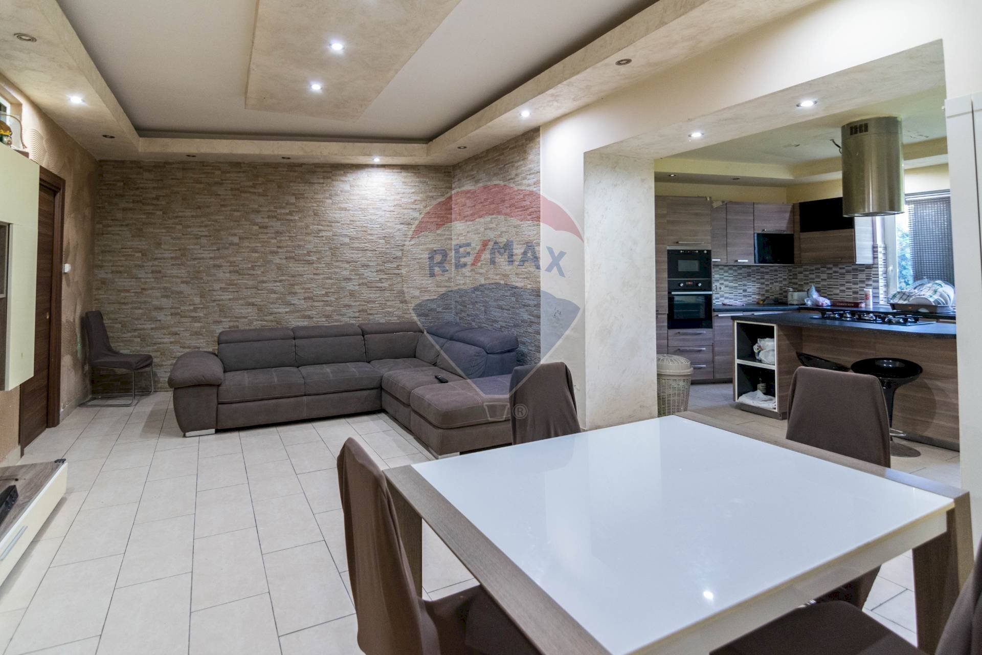 Sala da pranzo - Casa semi indipendente Via Palermo
 
208, Catania - foto 2