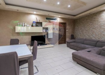 Sala da pranzo - Casa semi indipendente Via Palermo
 
208, Catania - foto 12