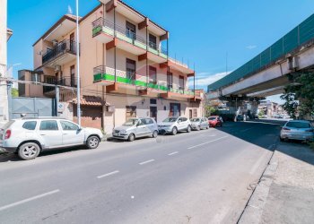 Edificio all\'aperto - Casa semi indipendente Via Palermo
 
208, Catania - foto 21