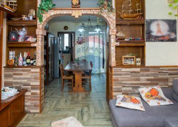 Sala da pranzo - Trilocale Via Fondannone
 
22, Santa Venerina - foto 1