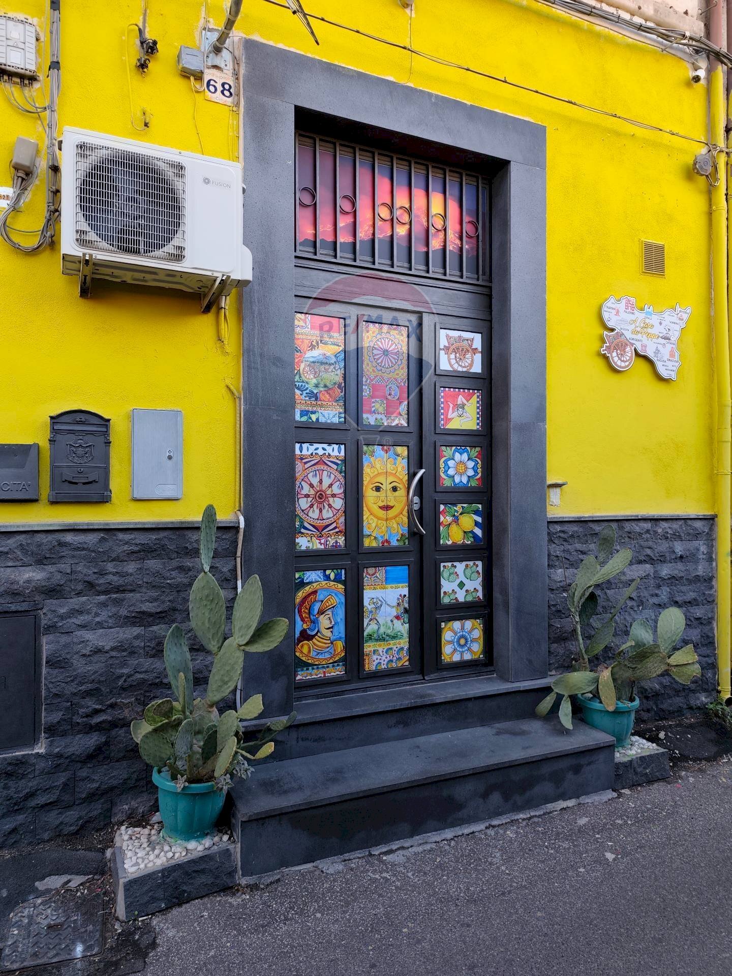 Edificio all\'aperto - Appartamento Via Stazzone
 
68, Catania - foto 1