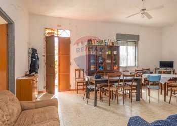 Sala da pranzo - Casa indipendente Contrada Piano Chiesa / Sp13
 
snc, Caltagirone - foto 35