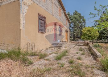 Casa all\'aperto - Casa indipendente Contrada Piano Chiesa / Sp13
 
snc, Caltagirone - foto 48