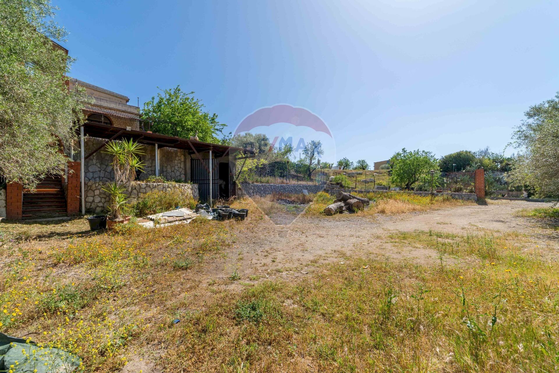 Giardino - Villa C.da Cozzo Telegrafo / SP57 per Brucoli
 
snc, Augusta - photo 3