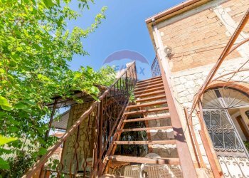 Scale - Villa C.da Cozzo Telegrafo / SP57 per Brucoli
 
snc, Augusta - foto 5