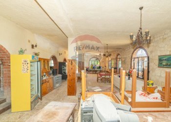 Sala da pranzo - Villa C.da Cozzo Telegrafo / SP57 per Brucoli
 
snc, Augusta - foto 11